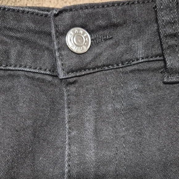 Black Distressed Stretch Frayed Jean Shorts Size 6 - Picture 5 of 12